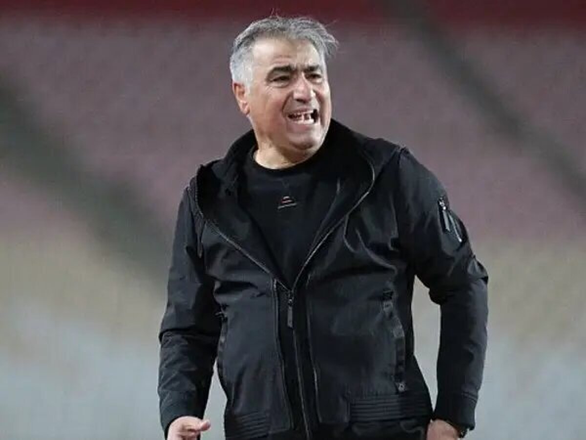 سرمربی تیم فوتبال نساجی از کادر فنی استقلال گلایه کرد