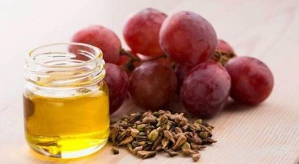 معرفی انواع خواص اعجاب انگیز روغن هسته انگور برای پوست و مو