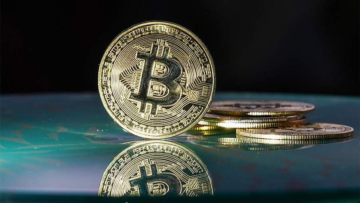 قیمت بیت کوین برای اولین بار از ۱۸ نوامبر ۲۰۲۴ به زیر ۹۰ هزار دلار رسید