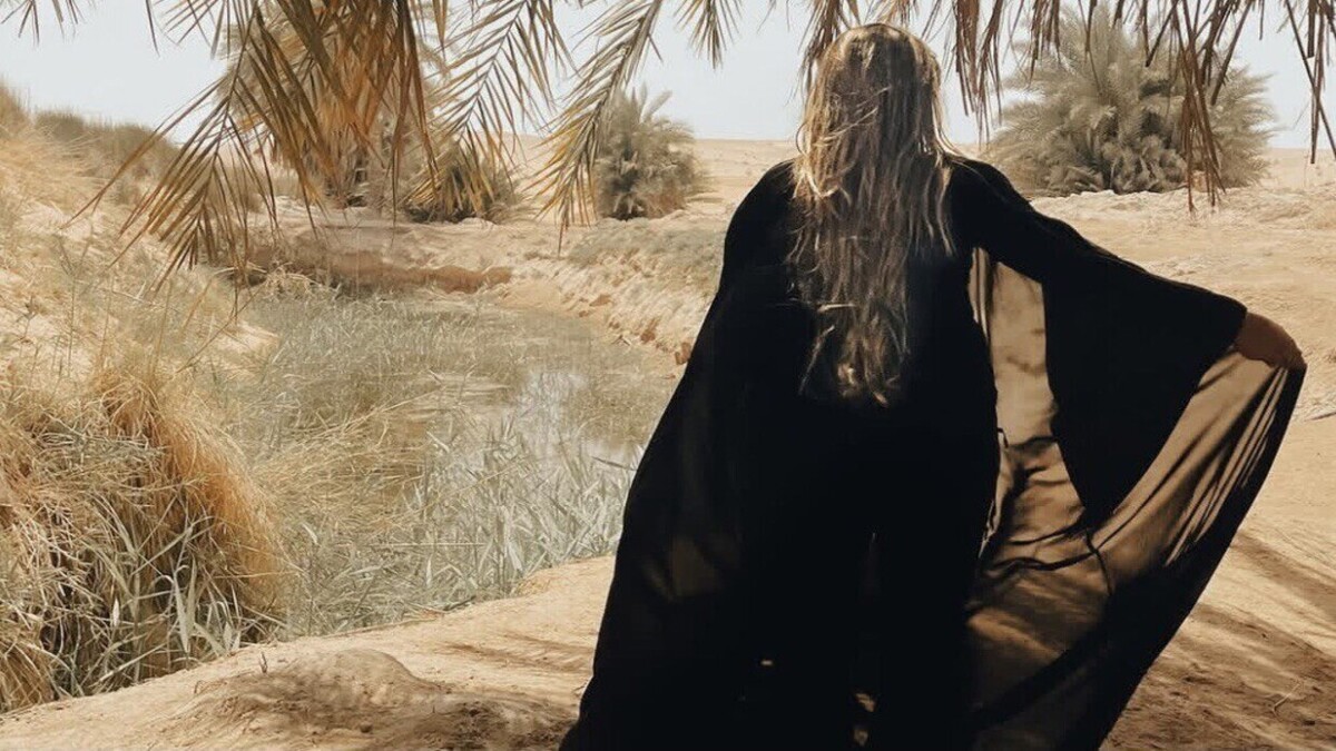 ماجرای عشق زن آمریکایی که به غارنشین ختم شد! + عکس