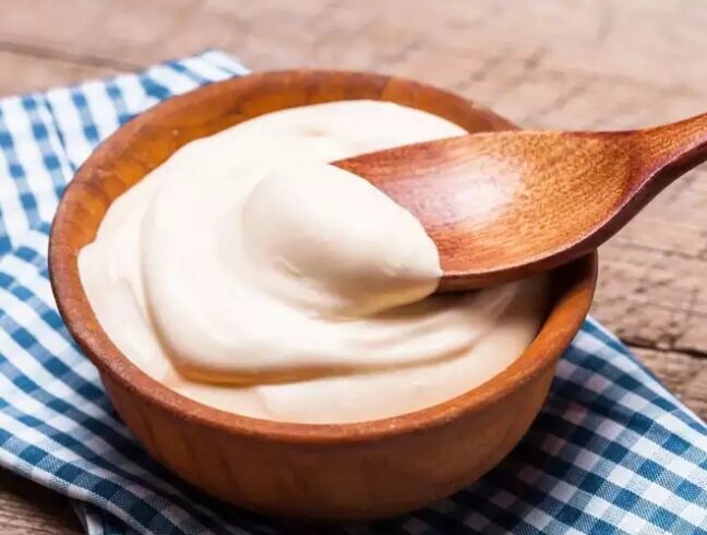 چگونه در منزل و با کمترین مواد خامه کیک درست کنیم؟
