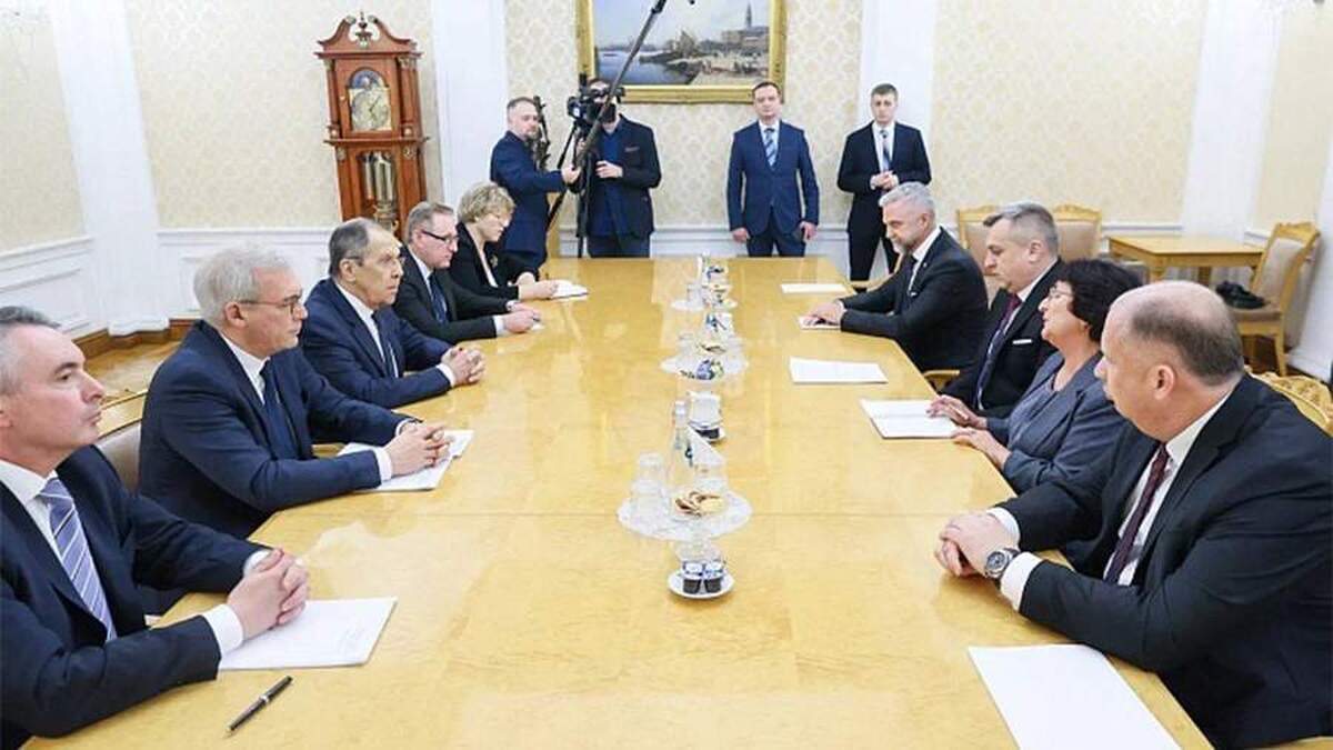 لاوروف و نایب رئیس پارلمان اسلواکی در مورد وضعیت اوکراین گفت‌و‌گو کردند