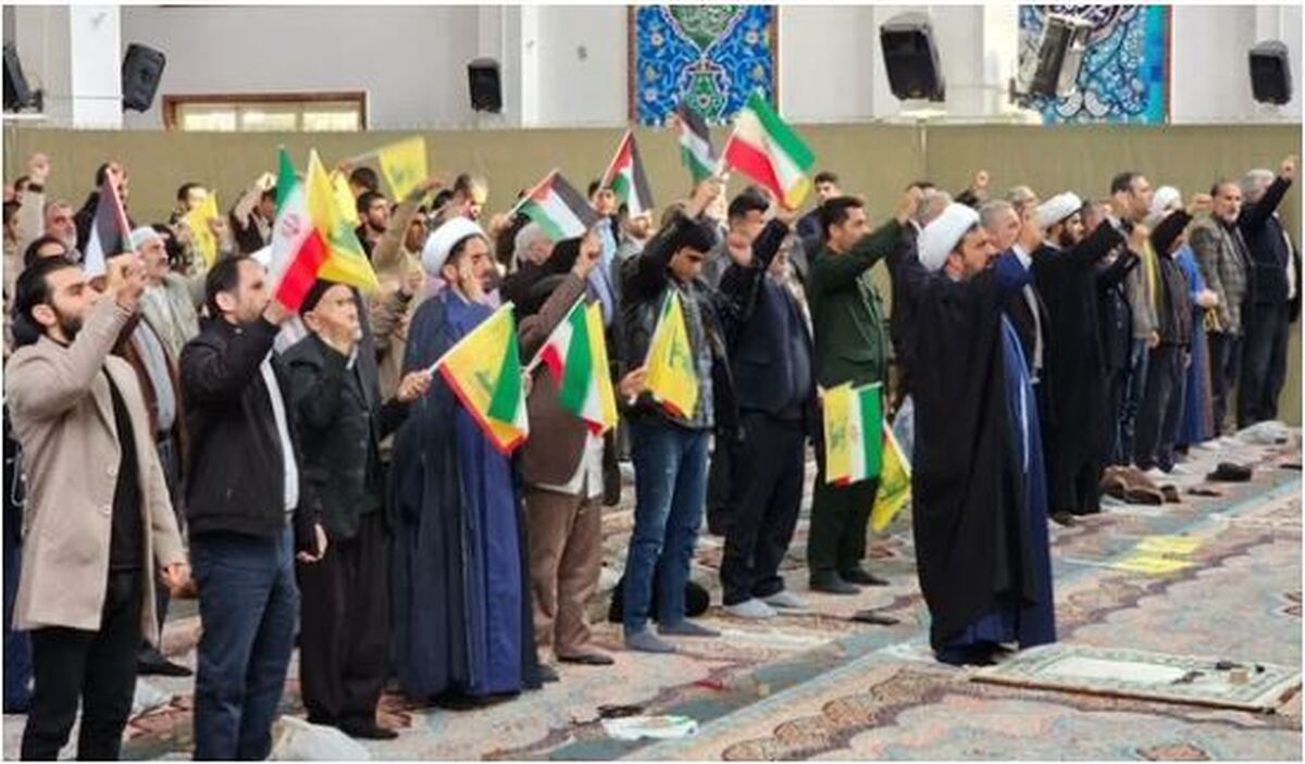 تجمع باشکوه نمازگزاران چهارباغ به مناسبت پیروزی مردم غزه
