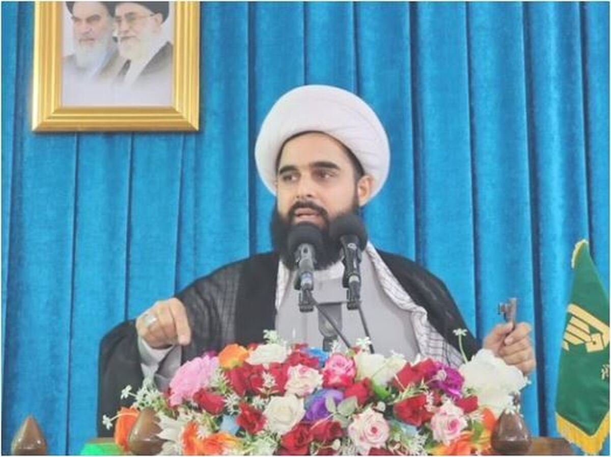 امام جمعه سیریک: شتر‌های سرگردان بلای جان مردم سیریک هستند
