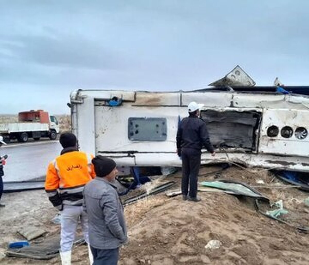 حادثه برای اتوبوس مسافربری در جاده حاجی آباد به بیرجند