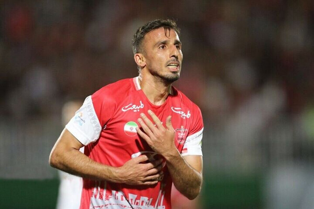 گلایه هافبک سابق پرسپولیسی‌ها از تاخیر در صدور رضایتنامه