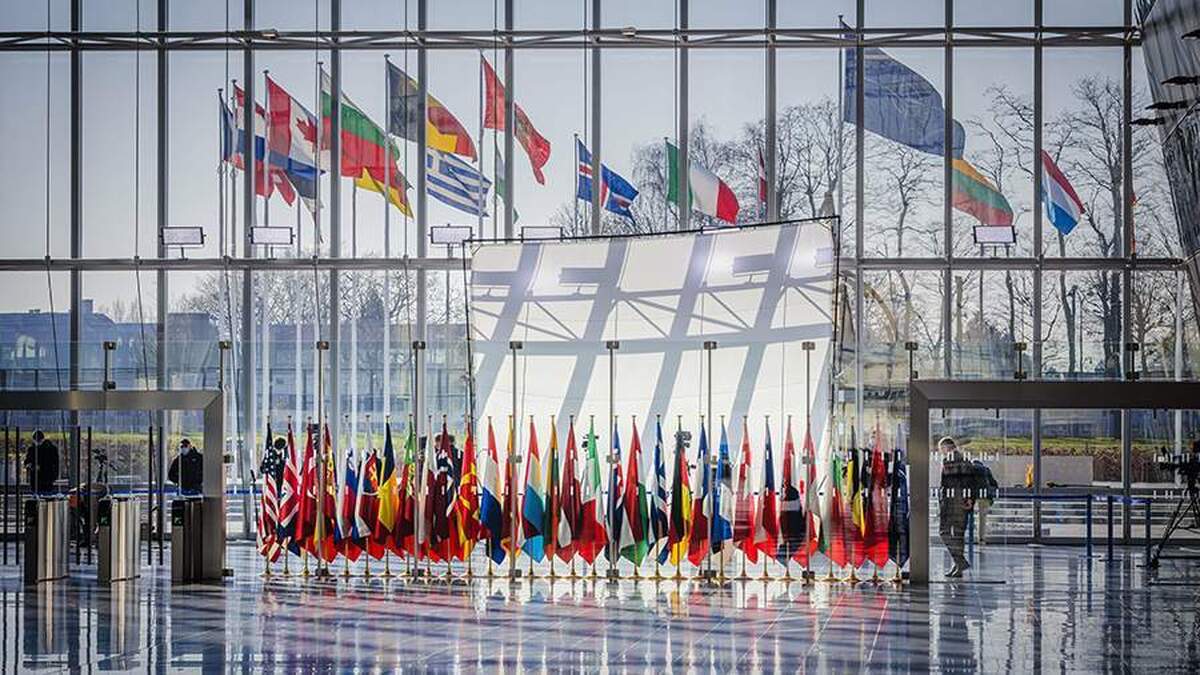 این سیاستمدار ناتو را به تلاش برای آغاز جنگ جهانی سوم از طریق رومانی متهم کرد