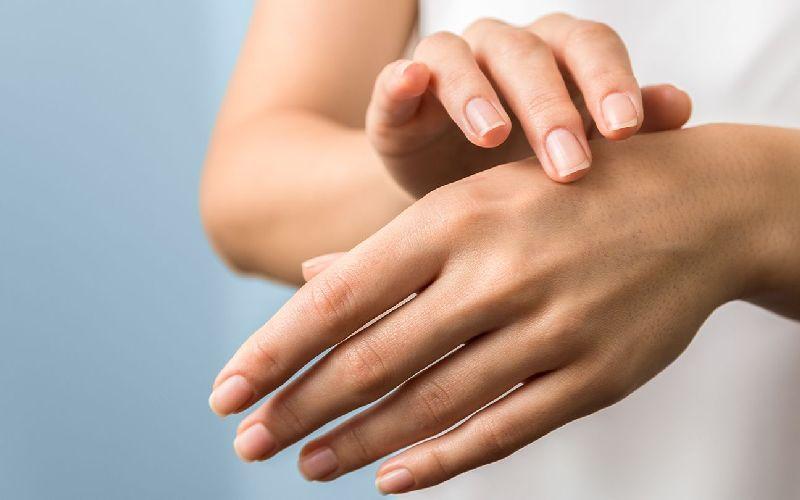 آیا لایه لایه شدن ناخن نشانه یک بیماری است؟