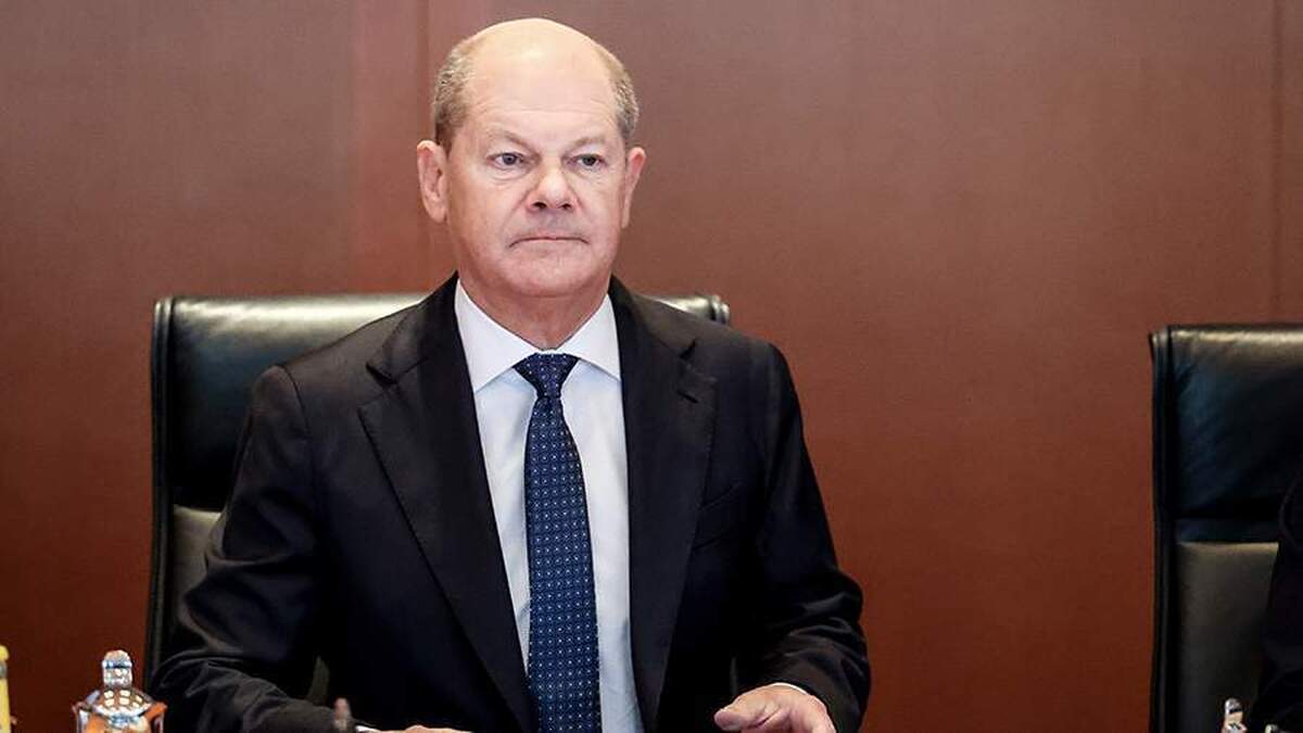 شولتز از احتمال کمبود ۲۶ میلیارد یورویی برای دولت آلمان در سال ۲۰۲۵ خبر داد