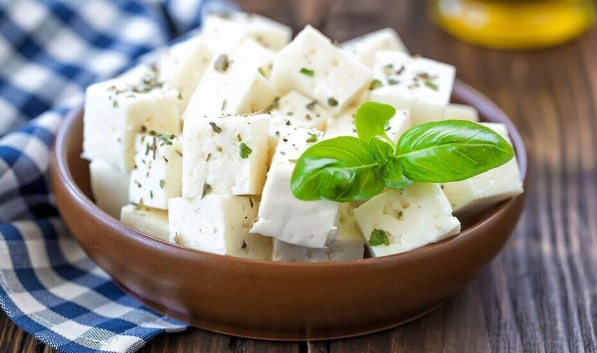 پنیر را با این موادغذایی مصرف کنید!