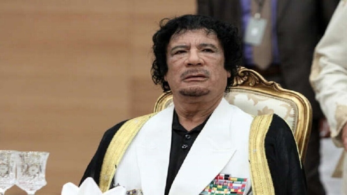 هدیه‌ای چشمگیر از قذافی باعث می‌شود وزیر امور خارجه آمریکا درد پروستات را فراموش کند