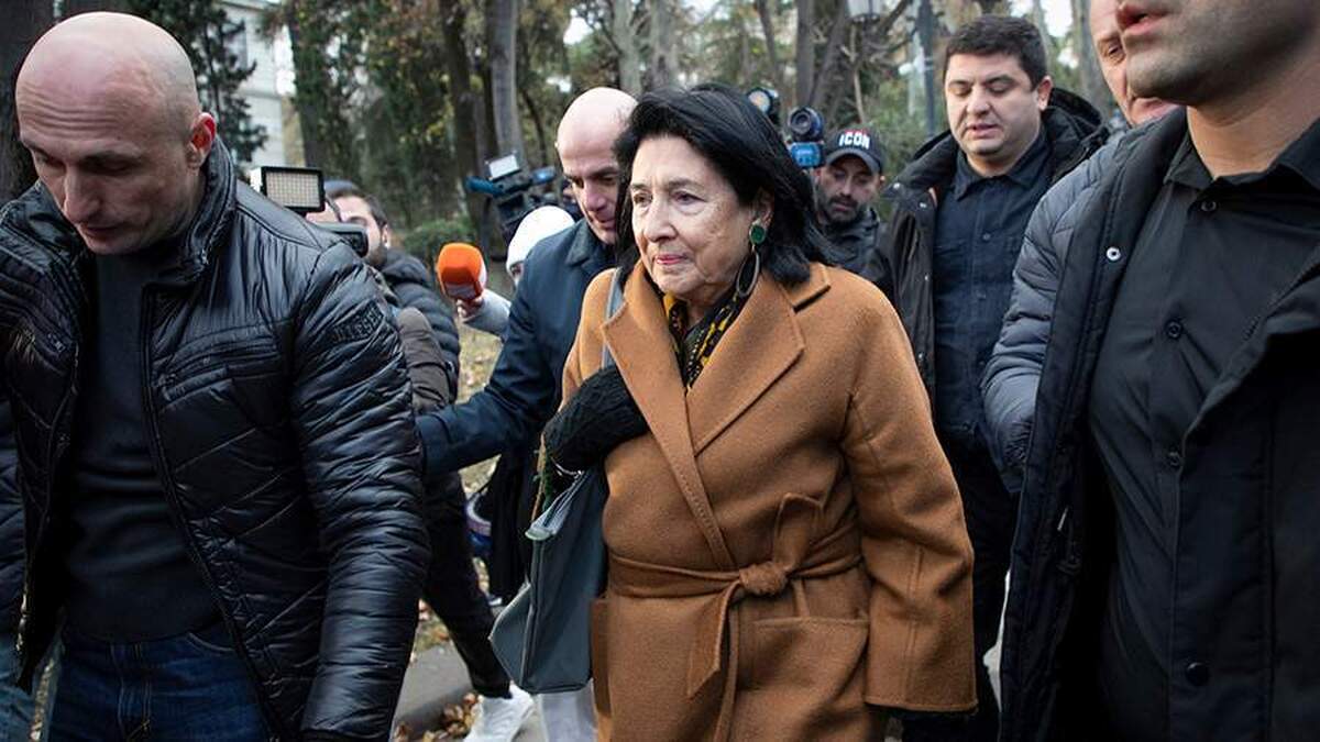 رئیس جمهور گرجستان به مقامات یک هفته فرصت داد تا انتخابات پارلمانی جدید را برگزار کنند
