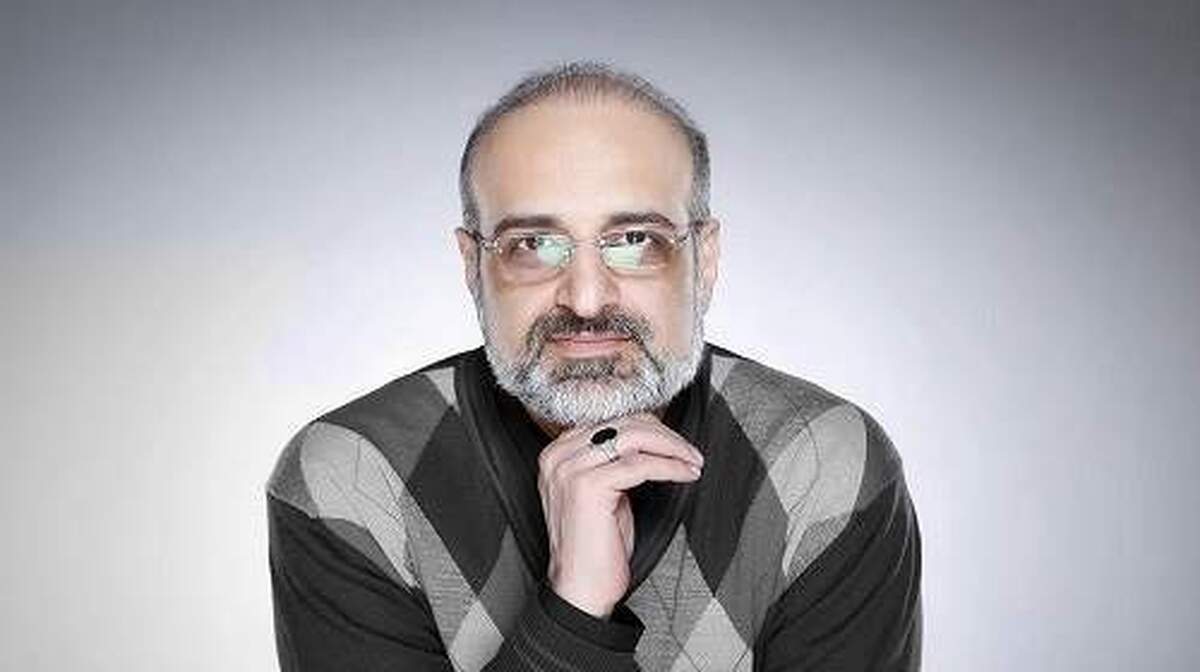 عکسی از محمد اصفهانی در نماز جمعه که دیدنش خالی از لطف نیست!