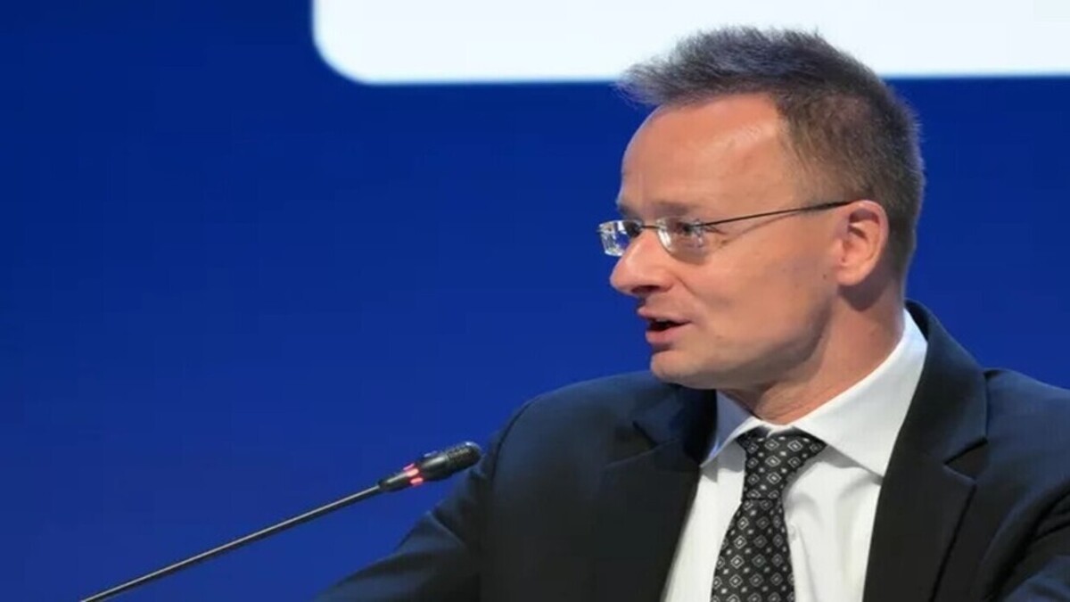 سیجارتو: ترامپ اوربان را به مراسم تحلیف خود دعوت نکرد