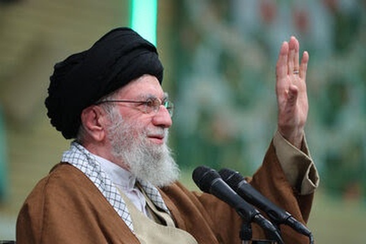رهبر انقلاب در جلسه درس خارج: تقلید لهجه اقوام ایرانی حرام است