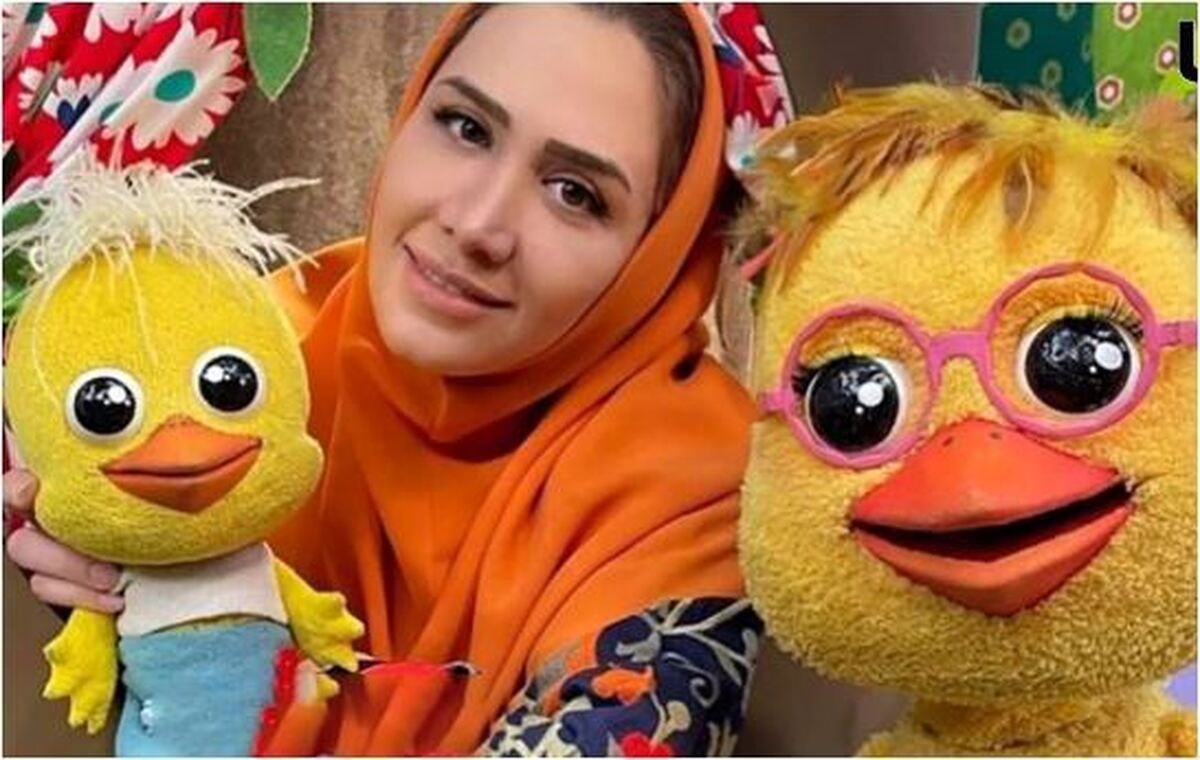 مجری برنامه کودک رنگین کمان غرق شده در دنیای عروسک‌ها! +عکس
