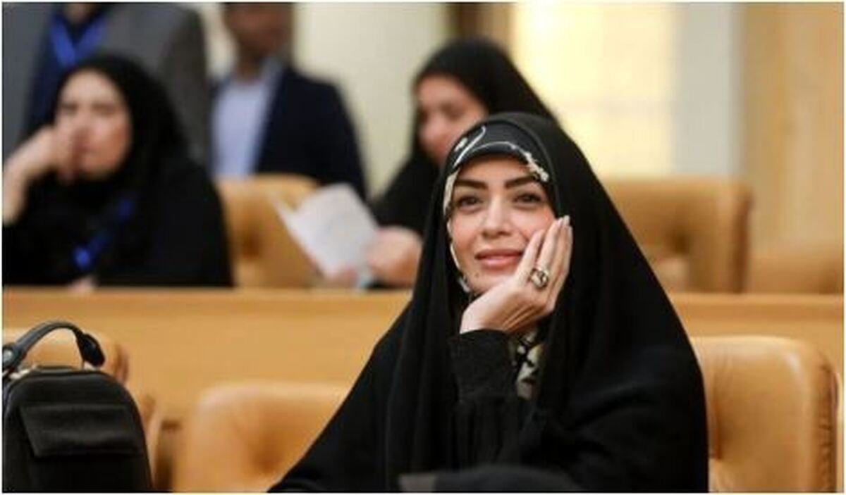 تیپ و استایل الهام چرخنده در مراسم بیت رهبری مورد توجه قرار گرفت