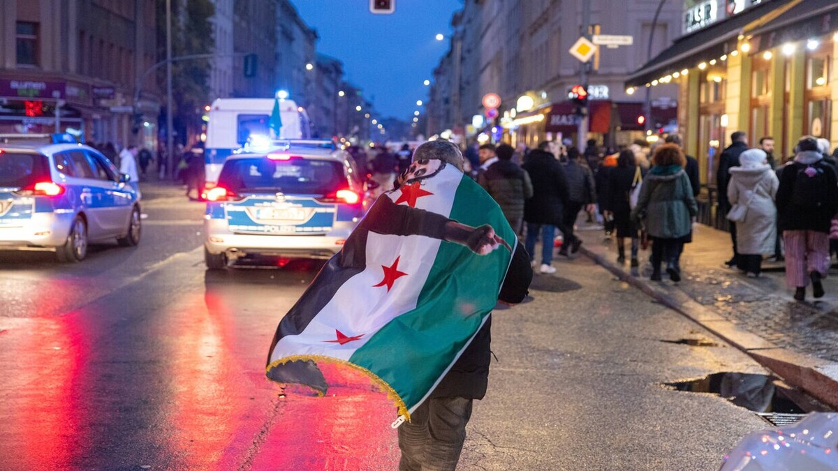 رهبر حزب دموکراتیک آزاد از پناهندگان سوری خواست تا به خانه بازگردند