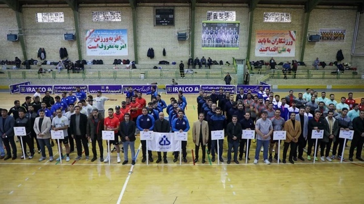 مسابقات طناب‌کشی کارگران کشور در اراک