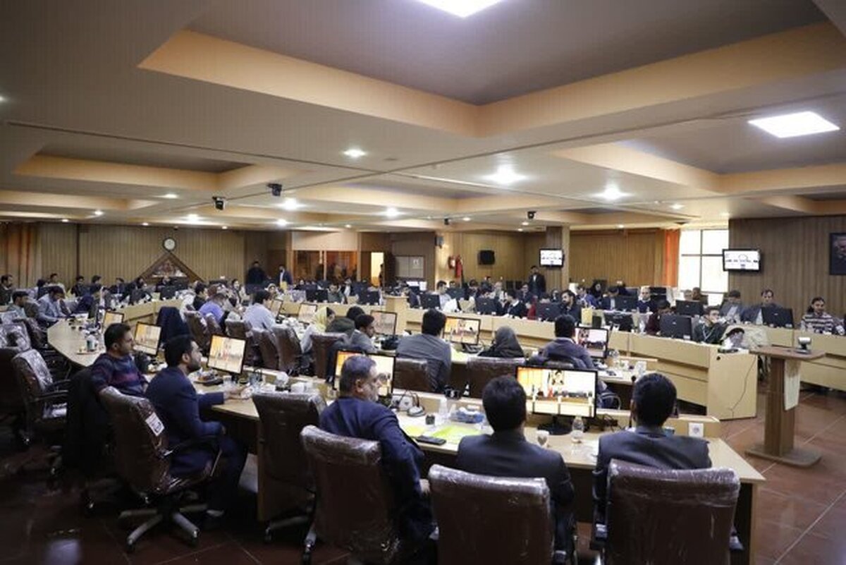 بیست و پنجمین سمینار دانشجویان داروسازی ایران و سمپوزیوم صنفی داروسازی در شیراز برگزار شد