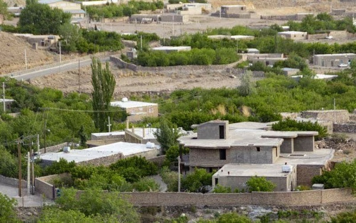تمندان بهشت ناشناخته در دامنه تفتان است