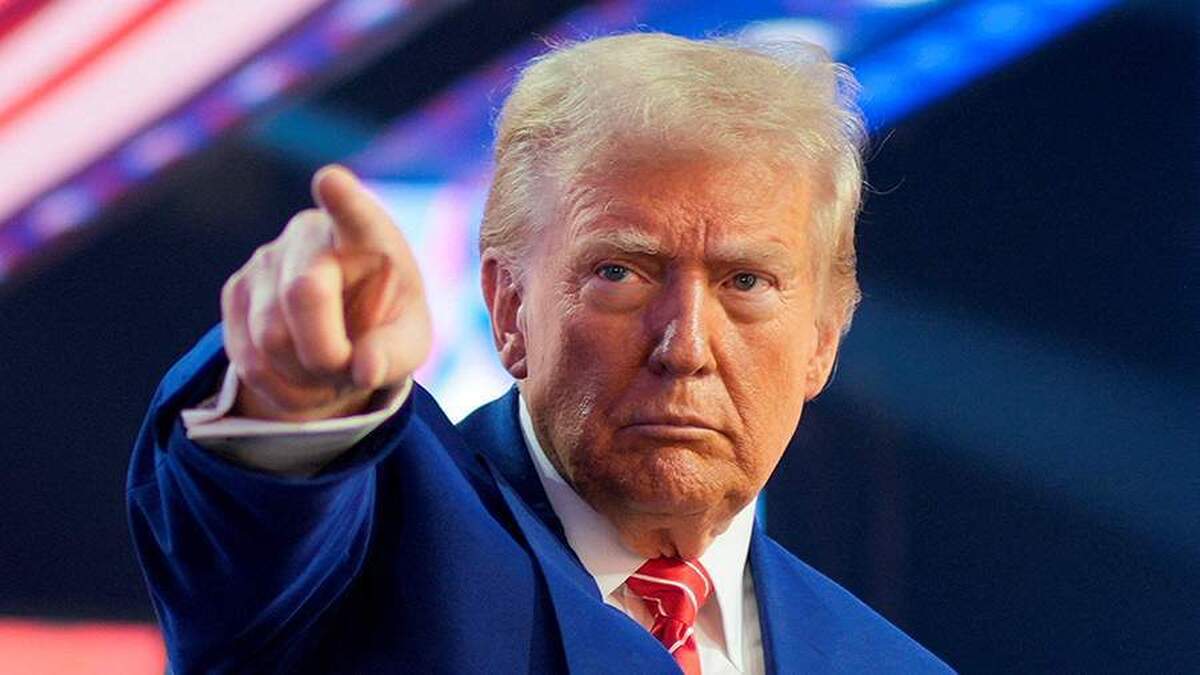 مشاور ترامپ از برنامه‌هایی برای اخراج مهاجران دارای کودکان متولد آمریکا خبر داد