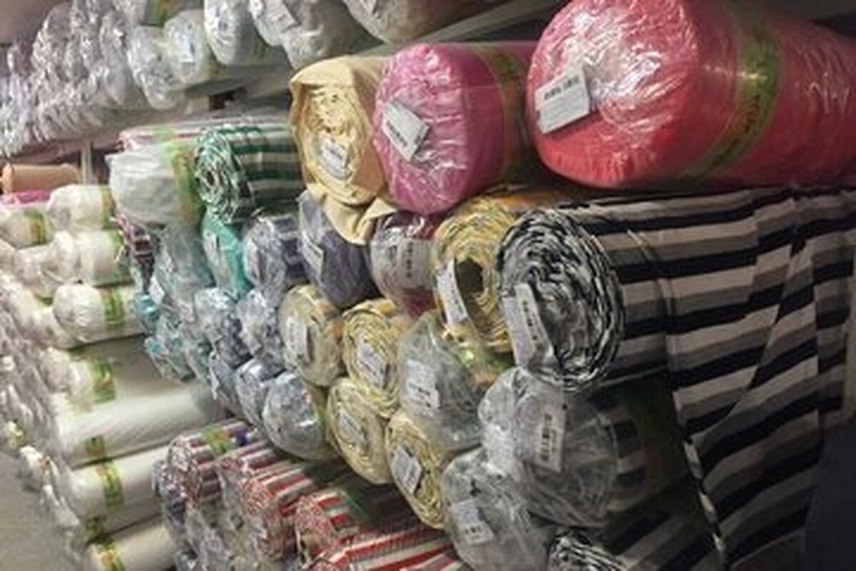دستگیری متهم قاچاق پارچه ولباس به ارزش ۱۲ میلیارد ریال