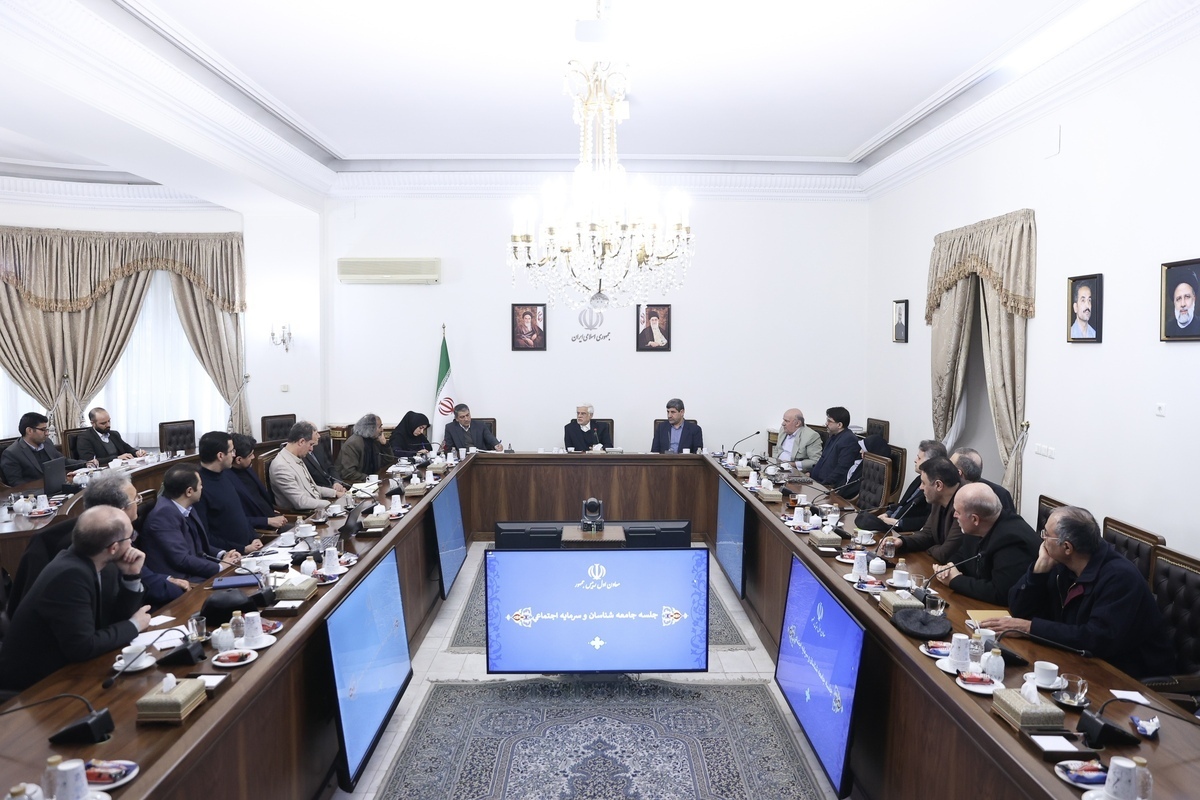 معاون اول رئیس جمهور برای بازگرداندن نخبگان دست به دامن جامعه شناسان شد