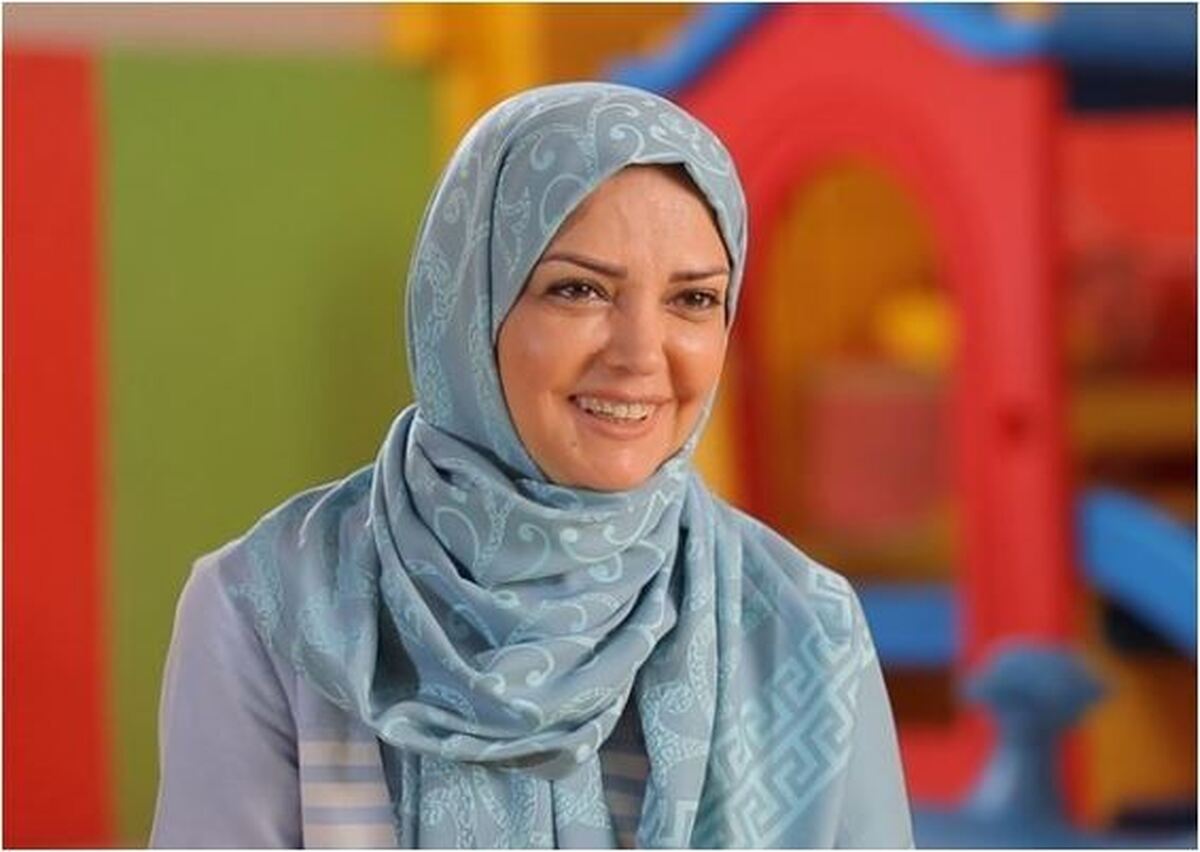 استایل گل گلی و دلنشین مجری محبوب دهه ۶۰ در یک مراسم مورد توجه قرار گرفت+عکس