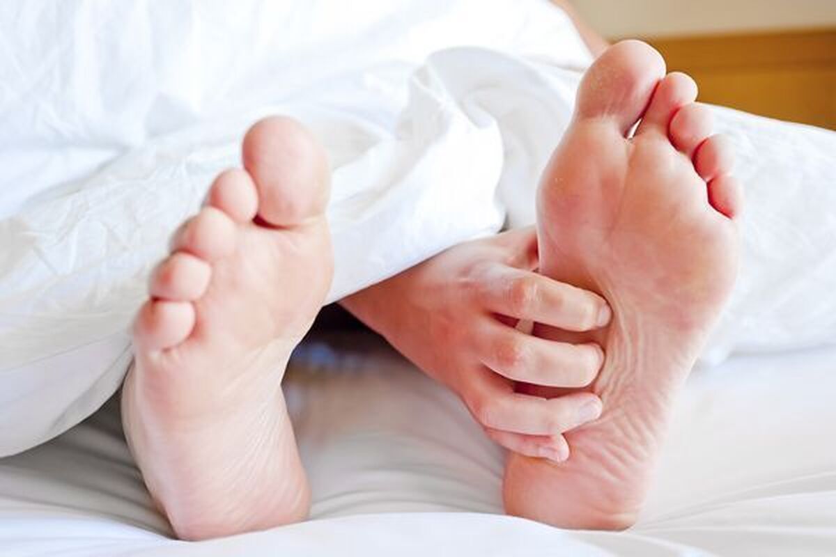 چرا عضلات پا در خواب میگیرند؟