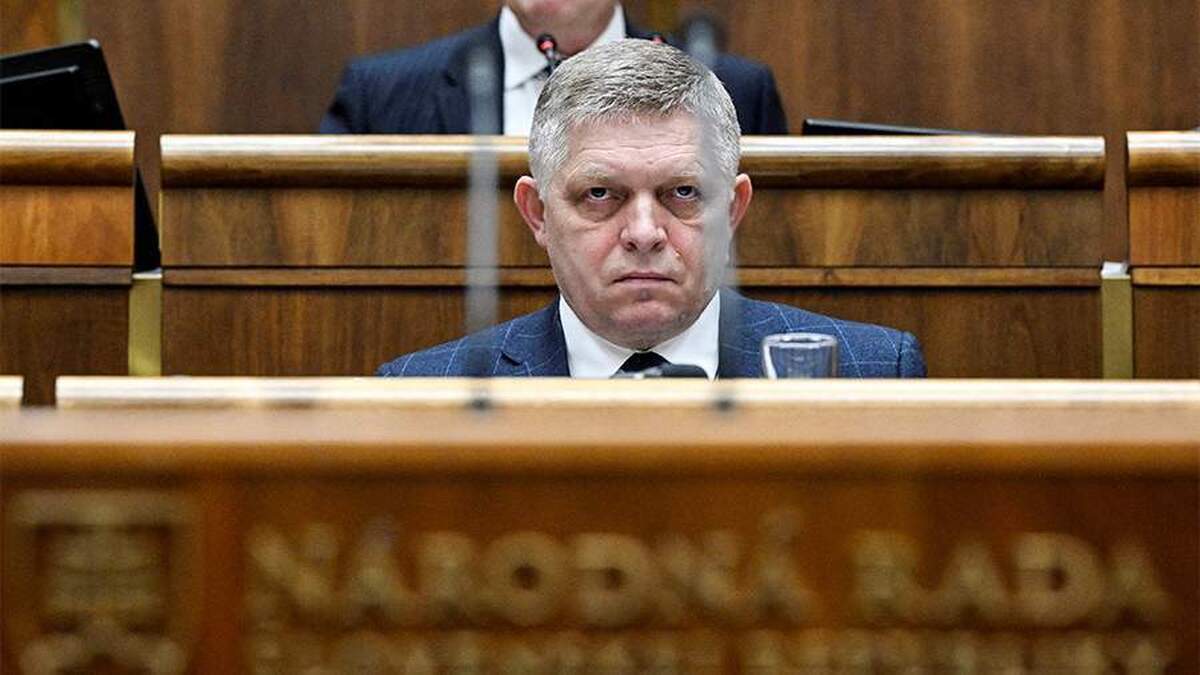 جلسه رای عدم اعتماد فیکو به دلیل عدم حضور نمایندگان مجلس شکست خورد