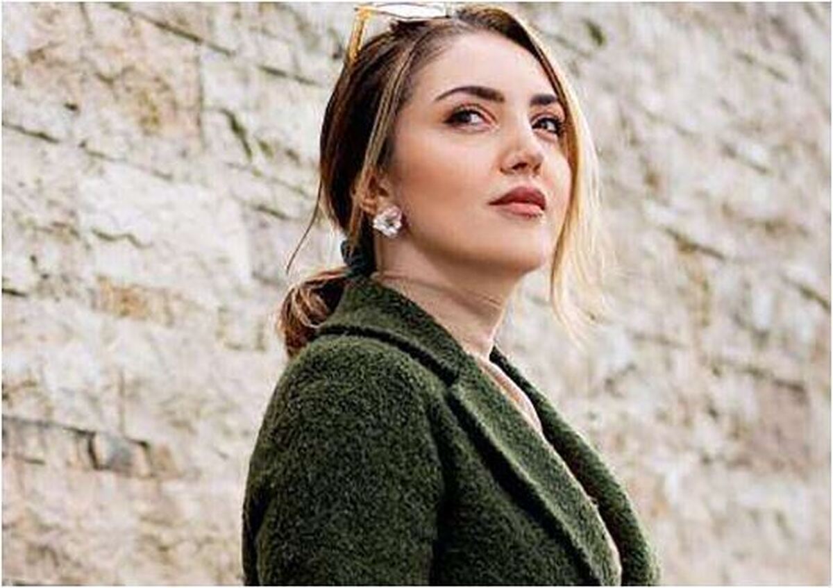 رونمایی بازیگر ترکی سینمایی مطرب از کادوی پر زرق و برق کریسمسش/یعنی چی میتونه باشه؟