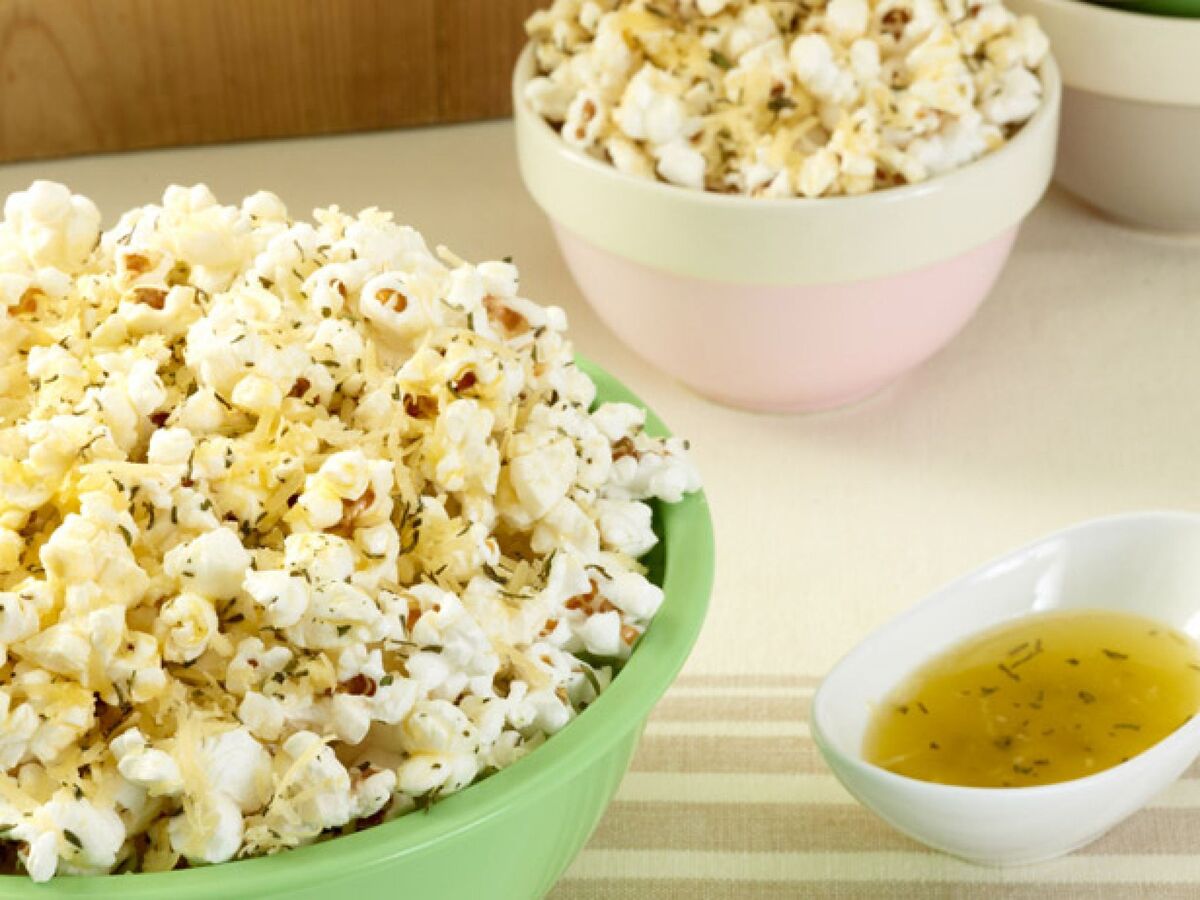 پف‌فیل پنیری یکی از تنقلات مورد علاقه بچه‌ها + طرز تهیه