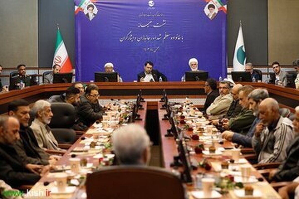 تلاش محمد کبیری مدیرعامل سازمان منطقه آزاد کیش برای برطرف کردن مشکلات خانواده‌های معظم شهدا و ایثارگران