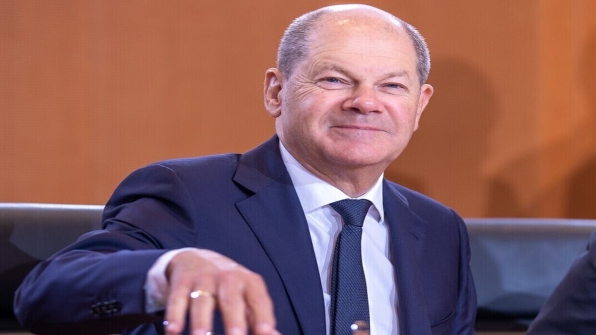 شولتس موفقیت سیاست در مبارزه با مهاجرت غیرقانونی را تأیید کرد و با انتقاد مخالفان رو‌به‌رو شد