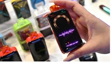 یکبار برای میشه؛ سیگار الکترونیکی مضر‌تر است یا سیگار سنتی؟