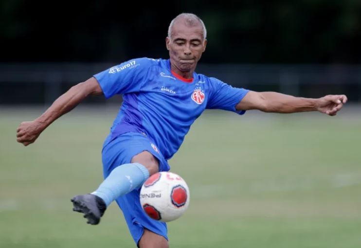 دنیای جنجالی روماریو؛ از روابط عاشقانه پرحاشیه تا آمار بحثبرانگیز گلها دنیای جنجالی روماریو؛ از روابط عاشقانه پرحاشیه تا آمار بحثبرانگیز گلها