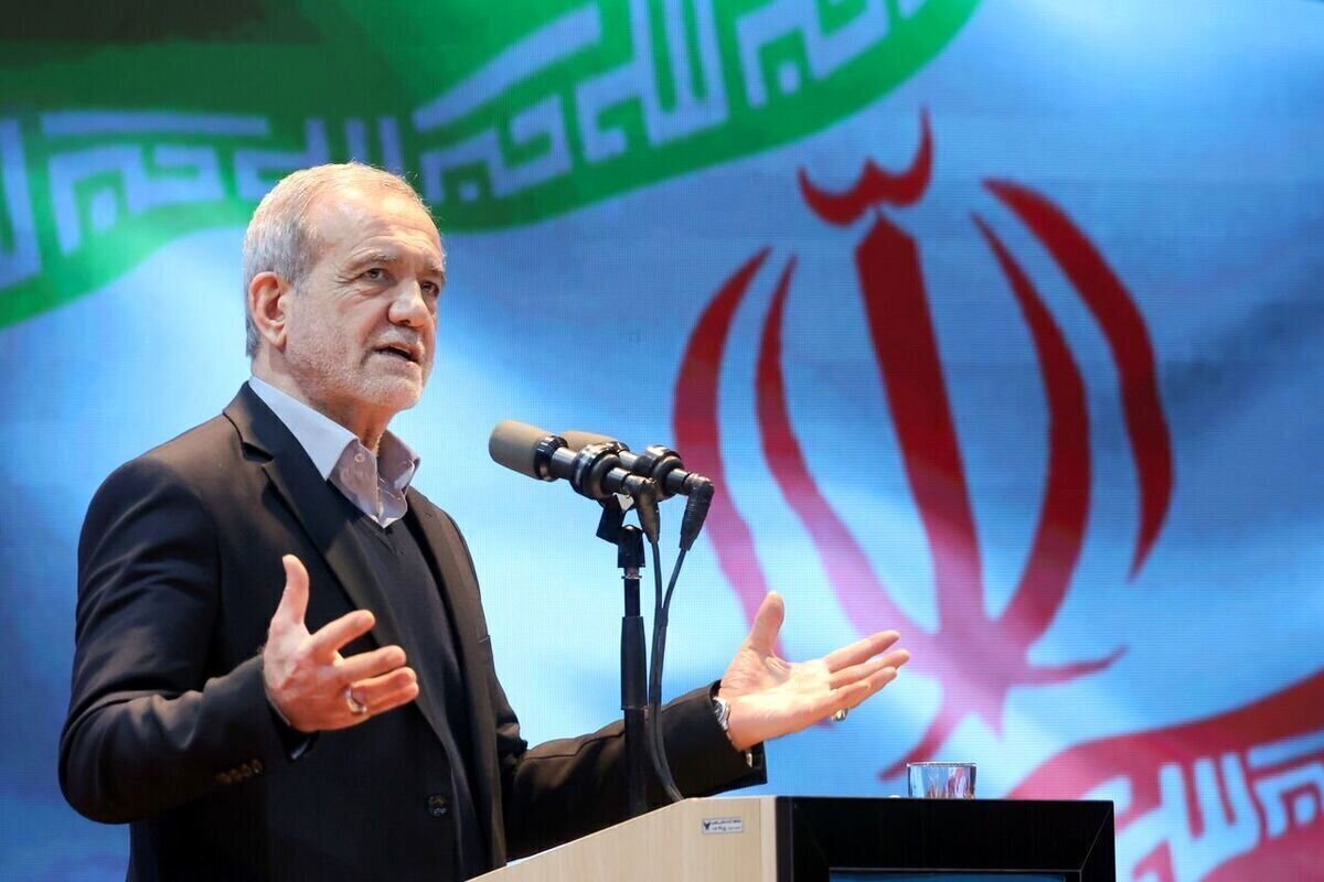 تاکید رئیس جمهوری به برقراری صلح و دوستی با کشور‌ها