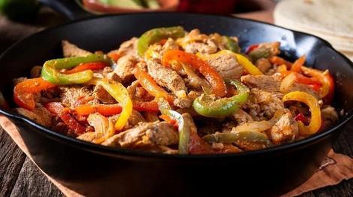 مواد لازم و آموزش گام به گام تهیه واویشکا مرغ برای شام