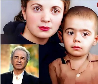 کودکی بانمک عارف با کله کچل/مادر خوشگل آقای خواننده را دیده‌اید؟