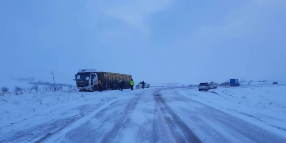 تردد در محور‌های کردستان فقط با زنجیر چرخ امکان پذیر است