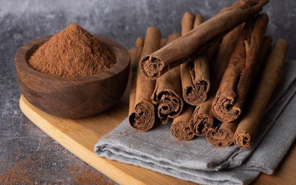 دارچین باعث ایجاد یا درمان رفلاکس اسید می‌شود؟