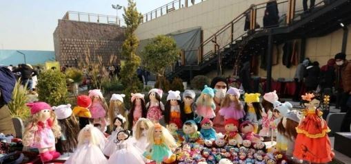 بهترین پوشاک و عتیقه جات را از این جمعه بازار تهران تهیه کنید