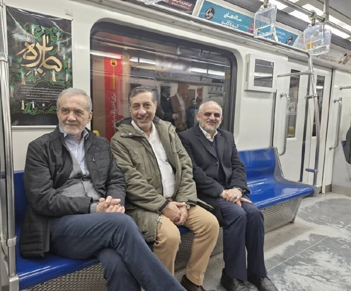 مترو سواری رئیس‌جمهور خبرساز شد