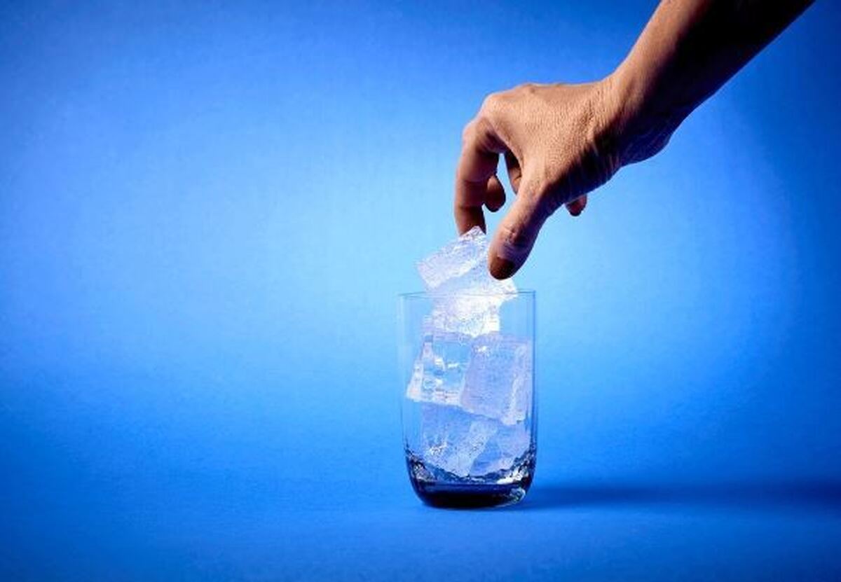 جویدن یخ نشانه چیست و چرا نباید انجام داد؟