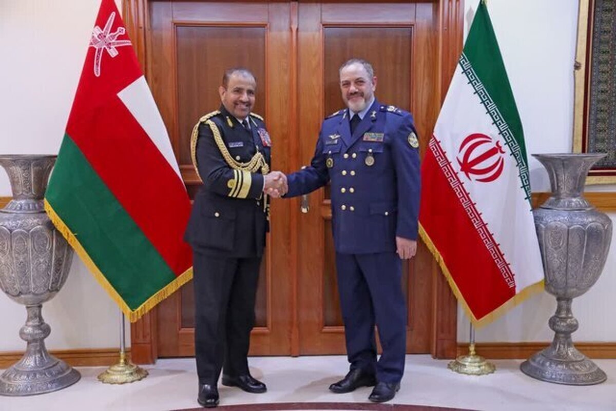 بررسی راهکار‌های توسعه همکاری دفاعی میان ایران و عمان
