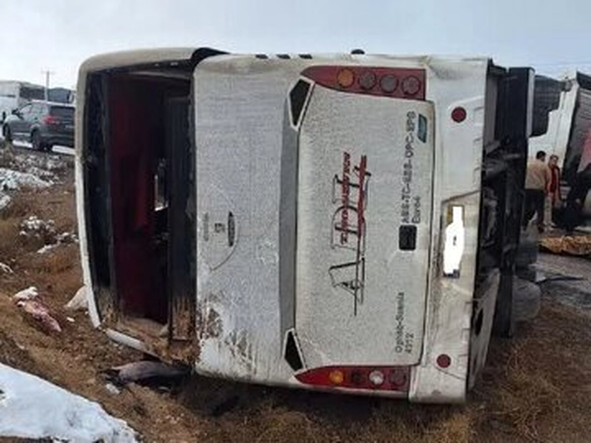 برخورد بدون ملاحظه با مقصران حادثه واژگونی اتوبوس دانش آموزان کرمانی در دستور کار استانداری