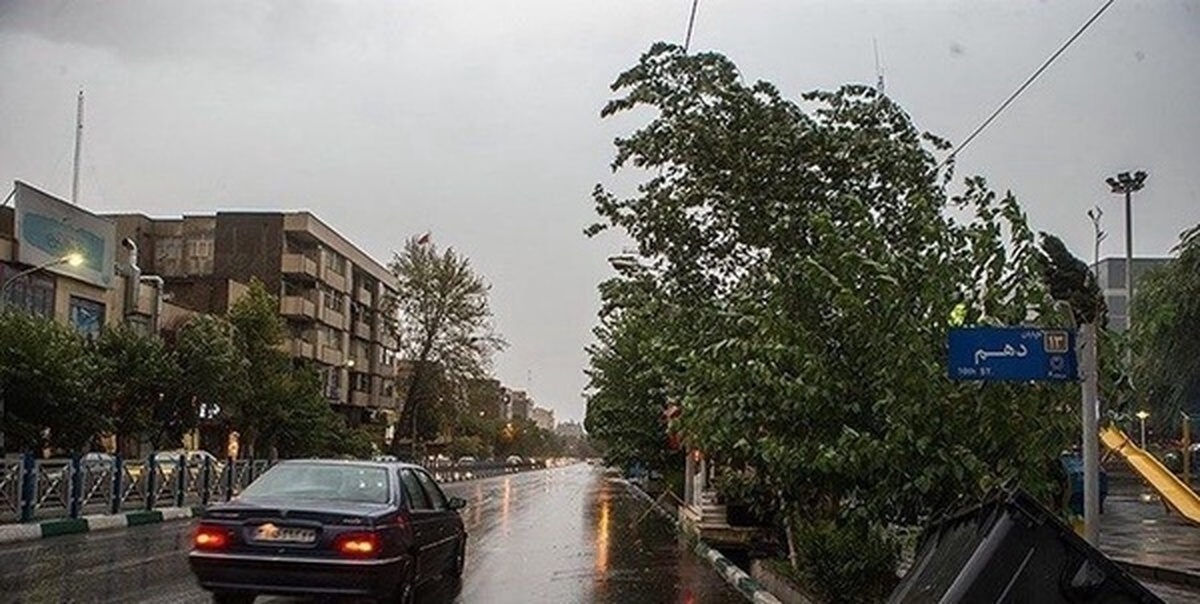 باد خیلی شدید تهران را در می‌نوردد
