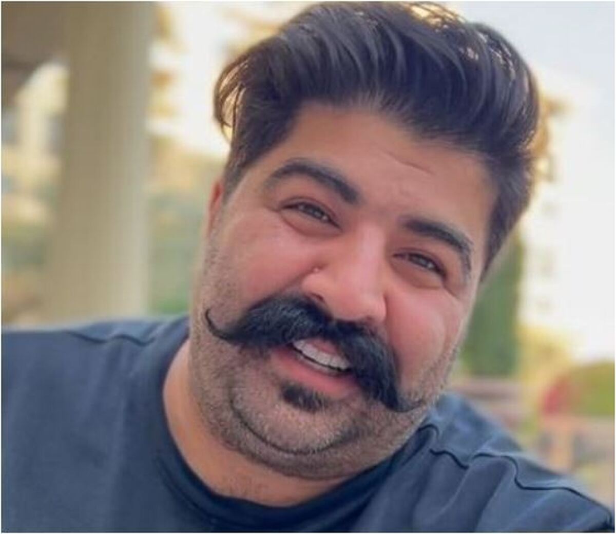 سورپرایز دیدنی کیک تولد بهنام بانی با یک سبیل گنده و نمادین روی کیک!