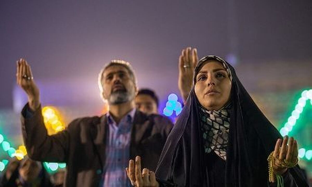 شب‌زنده‌داری منتظران در مسجد جمکران؛ دعا، نماز و نیایش